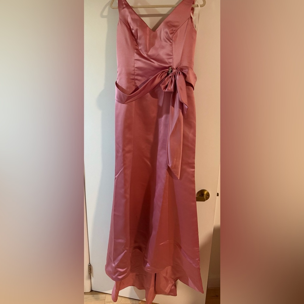 Lavaro - Elegant Pink Strapless Gown - size 12